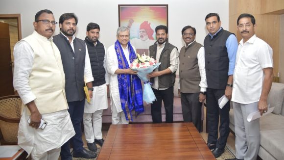 కేంద్రంతో సీఎం రేవంత్ కీలక భేటీ.. తెలంగాణ రైల్వే ప్రాజెక్టులపై బిగ్ అప్‌డేట్!