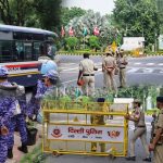 అష్టదిగ్బంధనంలో రాజధాని ఢిల్లీ.. 26 వేల మంది బలగాల మోహరింపు, లిక్కర్ షాపులు క్లోజ్