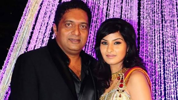 ప్రకాష్ రాజ్ కు చేజారిపోతున్న సినిమా అవకాశాలు.. రాజకీయాలే కారణమన్న భార్య!