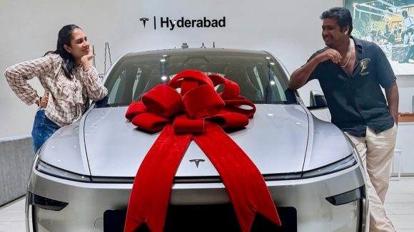 ఖరీదైన టెస్లా కారు కొన్న సింగర్ రాహుల్.. ధర ఎంతంటే?