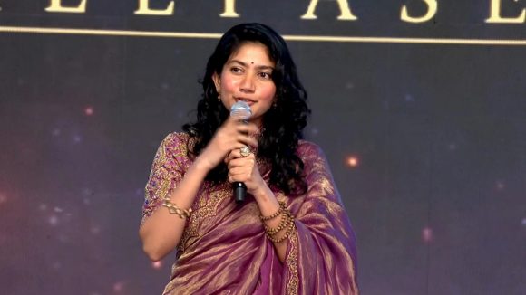 రామాయణ ప్రీ రిలీజ్ ఈవెంట్…సింగర్ గా మారిన సాయి పల్లవి.. ఫిదా అవ్వాల్సిందే!