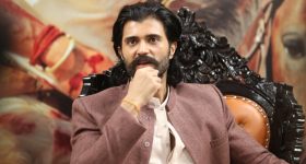 ఎలక్షన్ కమిషన్ రచ్చ వేళ.. చెన్నైలో విజయ్‌తో రాహుల్ కీలక సమావేశం!