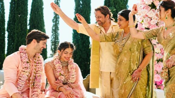 ఘనంగా అర్జున్ చిన్న కూతురు పెళ్లి.. ఫోటోలు వైరల్!