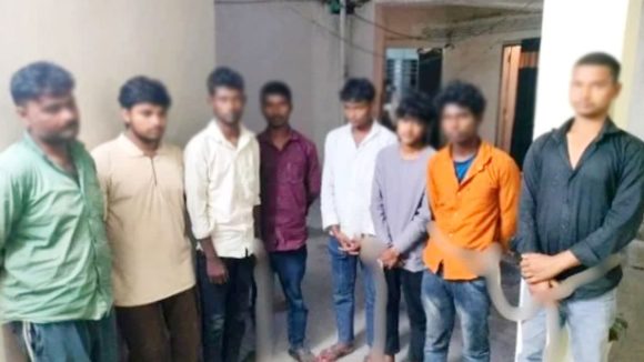 పెళ్లైన జంట.. భర్త ముందే భార్యపై 8 మంది, బీహార్‌లో షాకింగ్ ఘటన